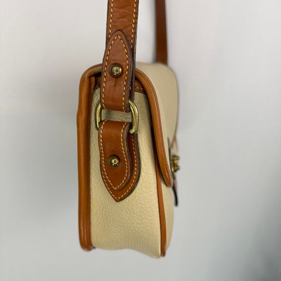 Vintage Dooney and Bourke All-Weather Leather Crossbody Bag - Picture 5 of 15